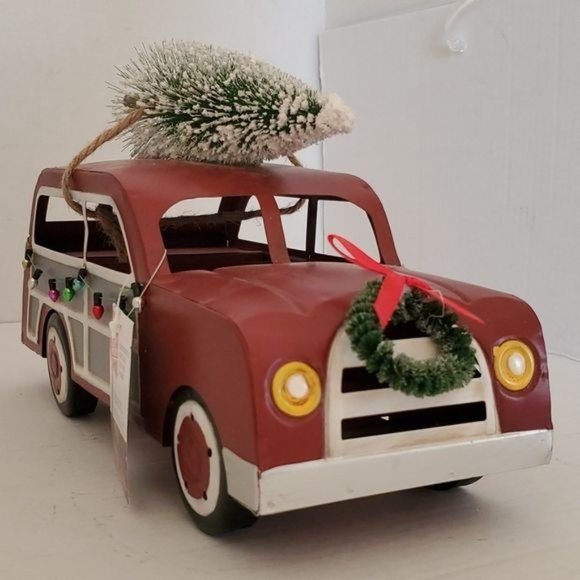 Truck Christmas Decor Red Station Wagon Car Tree Lights Wreath Vintage Looking - Picture 1 of 8